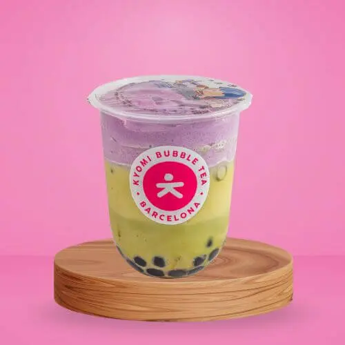 Matcha amb mousse de taro. gust a galeta.