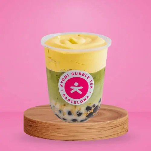 Matcha with creamy mango mousse