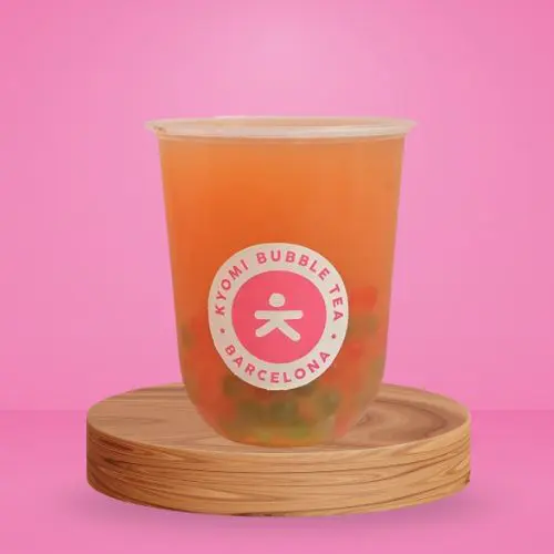 Té verde frío con fresa, y mango. Tropicalísimo.