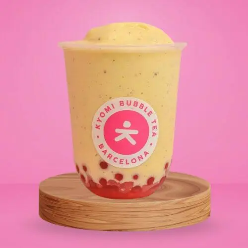 Leche con fresa, mango y banana. 100% natural